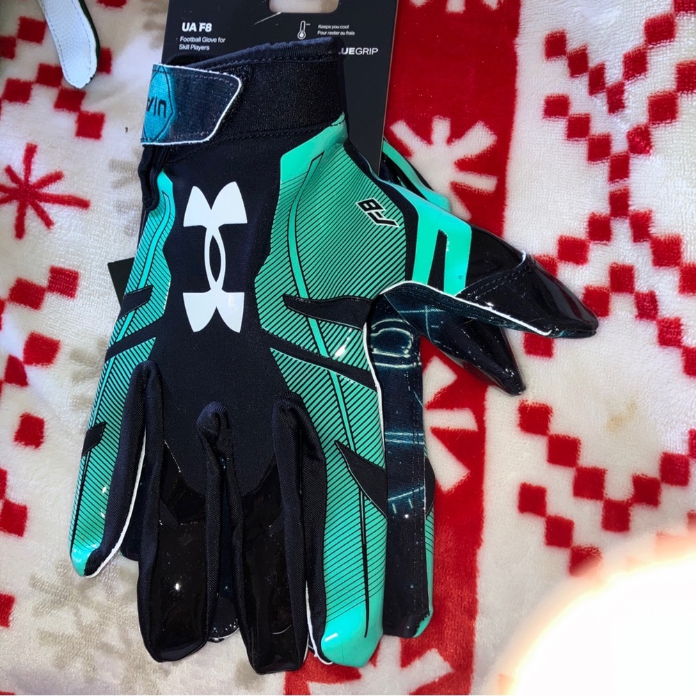 Under Armour (XL) Football Gloves
